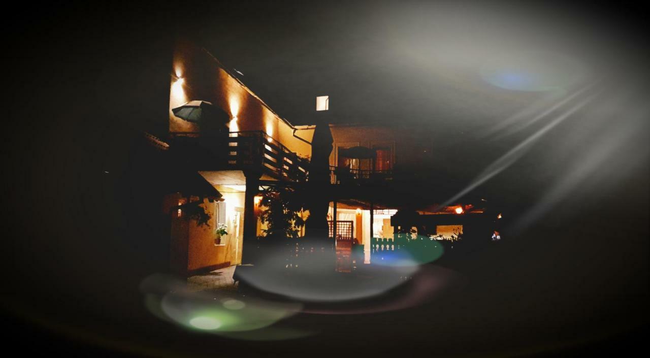 Guesthouse Osvald Zirovnica Ngoại thất bức ảnh