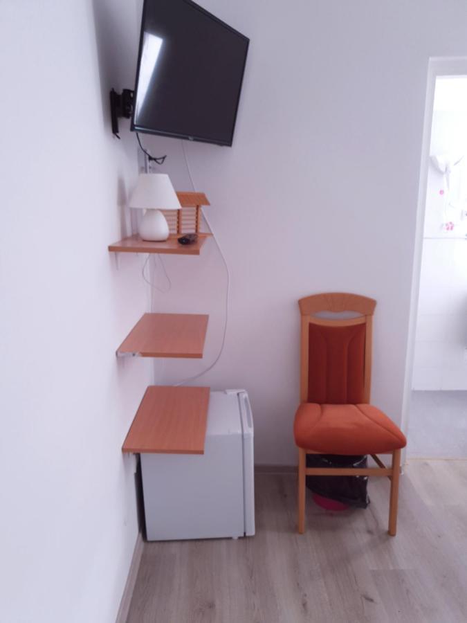 Guesthouse Osvald Zirovnica Ngoại thất bức ảnh