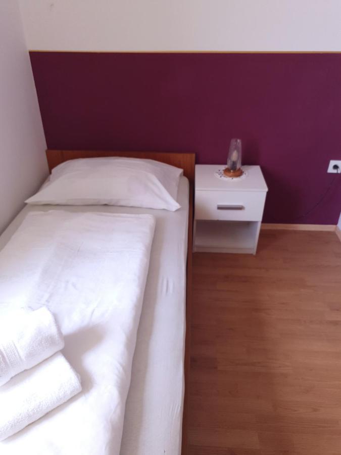 Guesthouse Osvald Zirovnica Ngoại thất bức ảnh